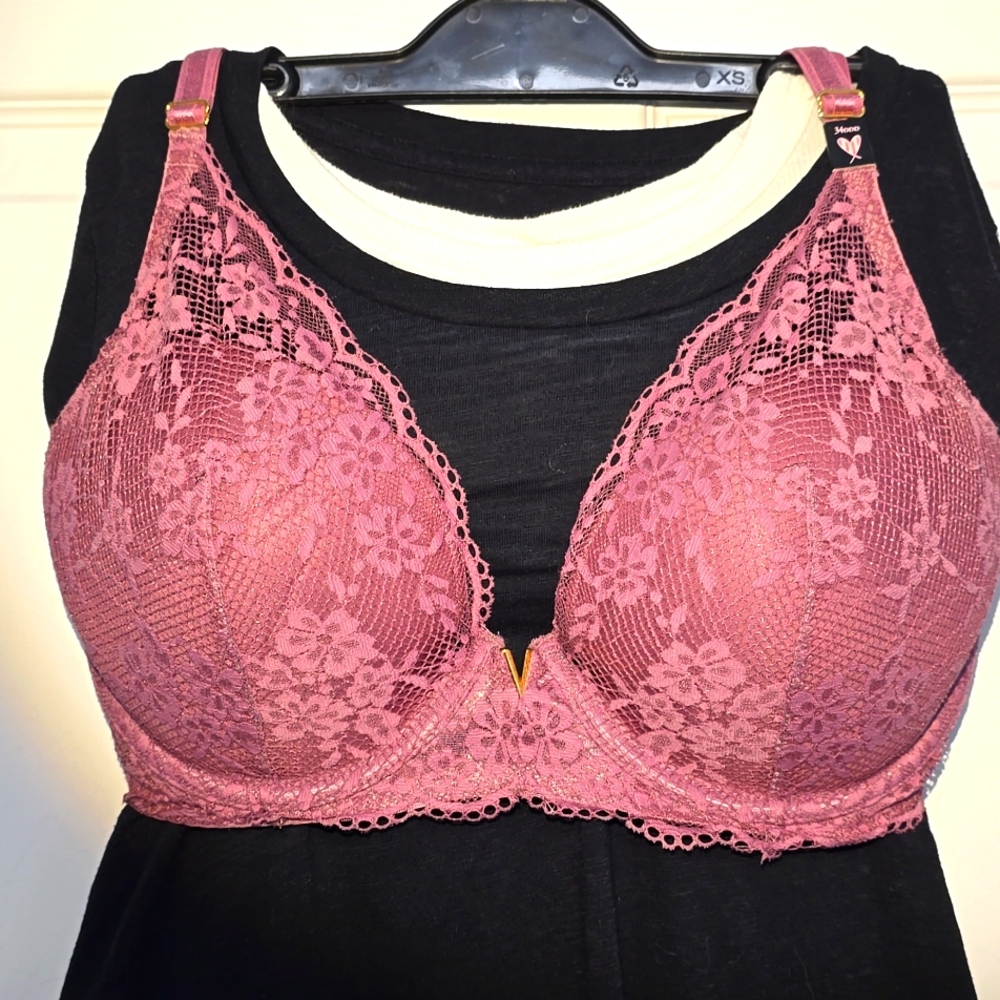 Nwt Victoria Secret lightly padded 32DDD Purple lavender